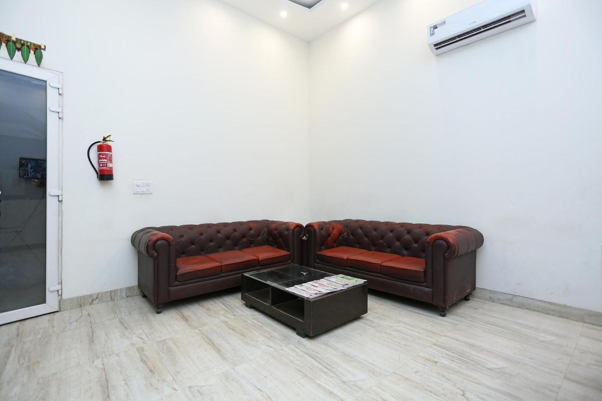 Hotel O Lakshya New Delhi Exterior photo