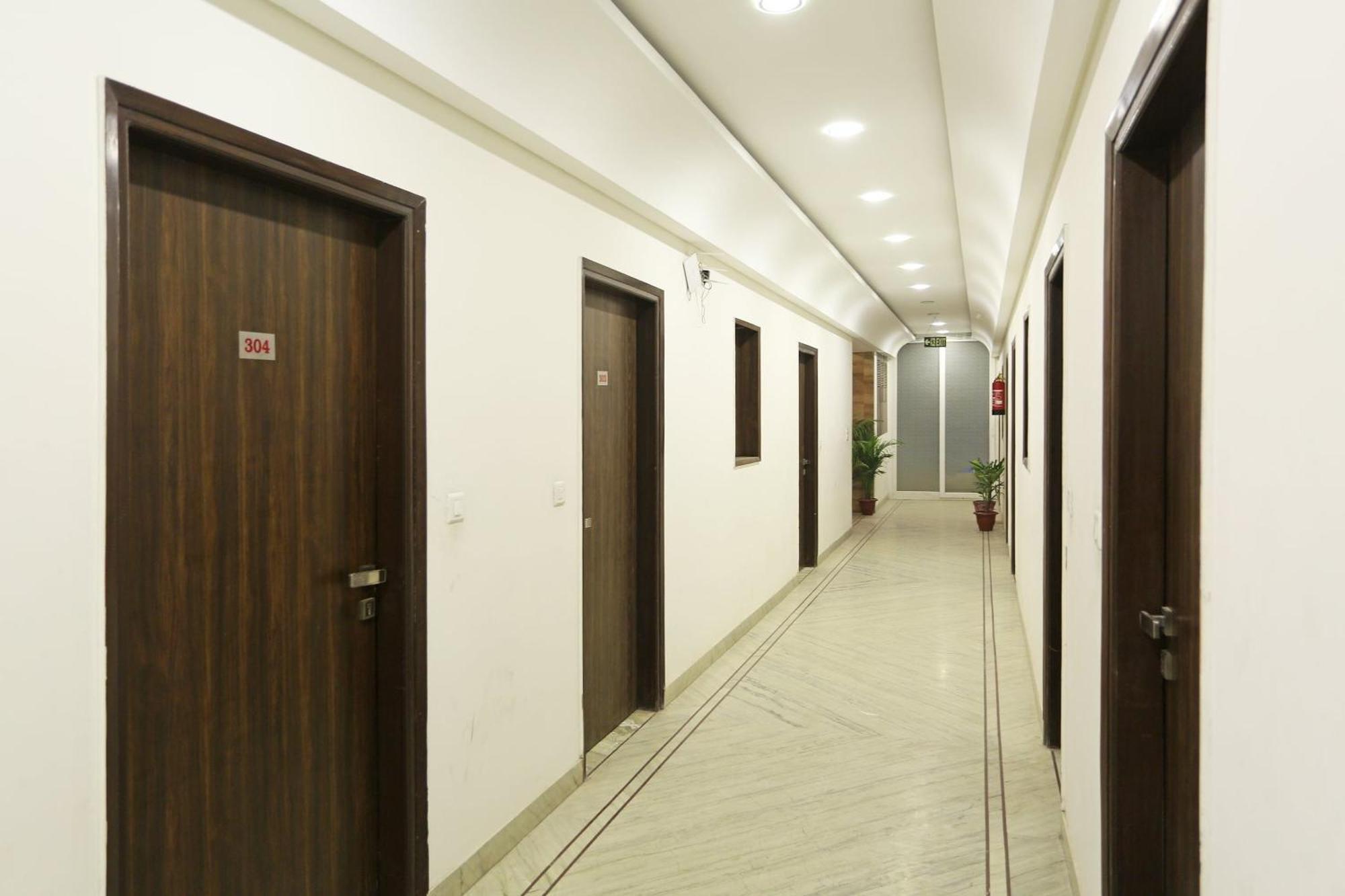 Hotel O Lakshya New Delhi Exterior photo