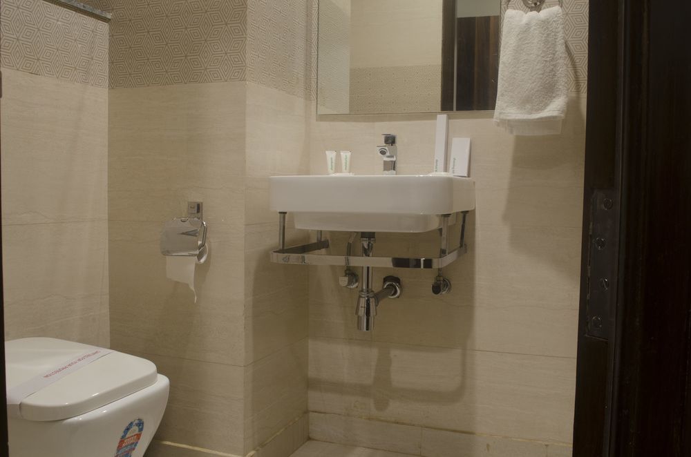 Hotel O Lakshya New Delhi Exterior photo
